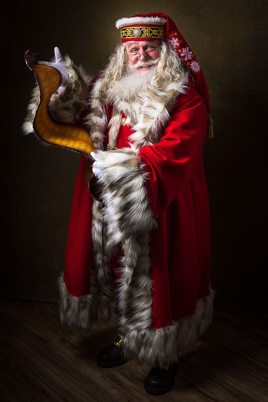 Cooper-Santa-Checking-the-List-Norfolk_190626-1409.jpg